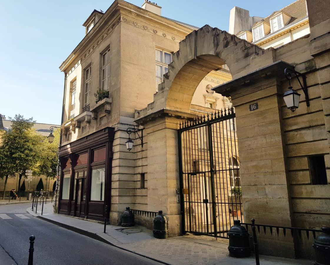 Assia & Nathalie - Luxury B&B Marais Paris Exteriör bild