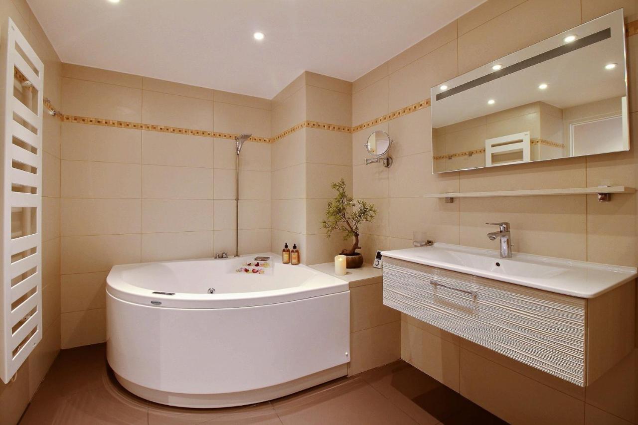 Assia & Nathalie - Luxury B&B Marais Paris Exteriör bild